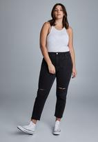 Cotton On - Curve taylor mom jean - midnight black rips