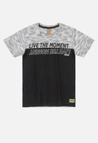UP Baby - Live the moment tee & shorts set - grey & black