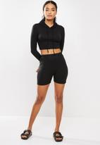 dailyfriday - Yoga crop hoodie & shorts set - black