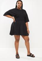 Missguided - Plus size ruched waist short sleeve T-shirt dress - black