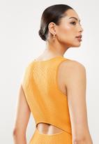 GUESS - Sleeveless coss oring rib sweater dress - orange