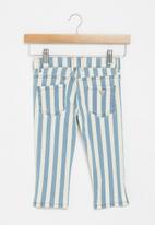 GUESS - Bull denim capri pants - blue & white 