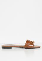Glamorous - Wide fit woven slide - brown 