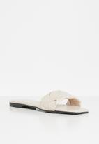 Glamorous - Wide fit woven slide - neutral