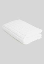 Sixth Floor - Ribbed zero twist woven towel - white