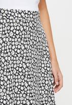 Blake - Printed a-line mini skirt - white & black