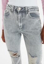 Trendyol - Ripped detailed high waist straight jeans - grey