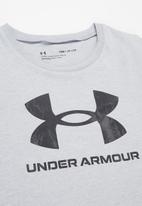 Under Armour - Ua live sportstyle graphic short sleeve - grey