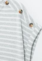Superbalist - Boxy top with button detail - grey & white 