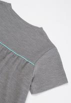 Nike - Nike girls short sleeve fashion tunic - grey