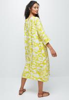 edit - Gauged neck oversized kaftan dress - yellow abstract palm