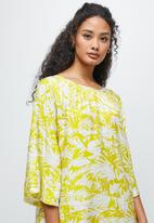 edit - Gauged neck oversized kaftan dress - yellow abstract palm