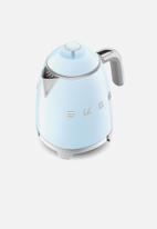 smeg - Retro mini kettle - pastel blue 800 ml