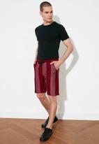 Trendyol - Vert stripe shorts - burgundy