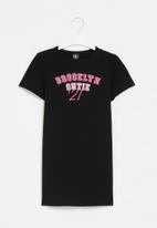 Rebel Republic - Fitted printed tshirt dress - black