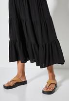 Superbalist - Tiered midi skirt - black