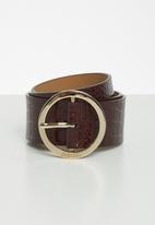 GUESS - 50mm patent croco waist belt - brown
