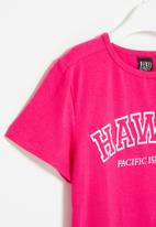 Rebel Republic - Fitted printed tshirt dress - pink