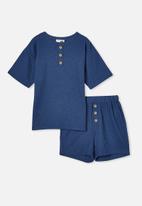 Cotton On - Giovanni short sleeve pyjama set - petty blue