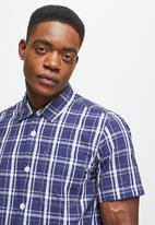 Lark & Crosse - Regular fit check short sleeve shirt - navy