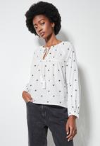 Superbalist - Embroidered puff sleeve shell - white