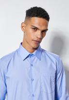 Superbalist - Easy care regular fit shirt - mid blue