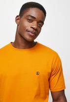 Lark & Crosse - Leo organic crew neck tee with chest embroidery - burnt orange