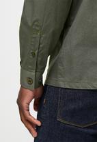 Lark & Crosse - Regular fit cracker poplin pocket long sleeve shirt - khaki