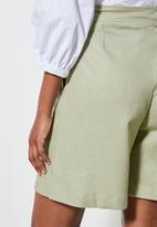 Superbalist - Linen volume shorts - sage