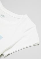 Levi’s® - Levi's round hem graphic t-shirt - white