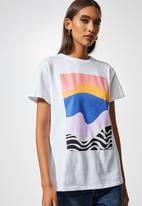 Superbalist - Bold abstract tee - white
