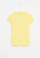GUESS - Short sleeve classic guess polo - sunlight yellow