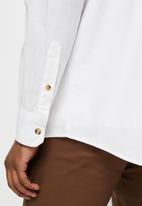 Lark & Crosse - Regular fit lightweight textured long sleeve shirt - white