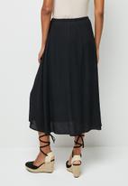 MILLA - Textured pull on midi skirt - black