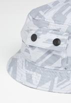 S.P.C.C. - Weston regualr fit bucket hat - silver grey