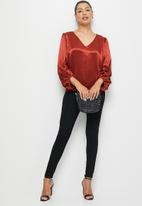 MILLA - Printed v neck blouse - red ochre