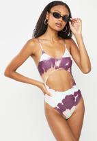 Missguided - Contrast tie dye cut out swimsuit - plum