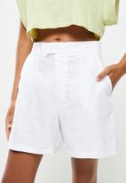 Cotton On - Darcy tailored linen blend short - white