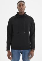 Trendyol - High neck regular fit sweater - black