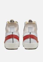 Nike - Blazer mid '77 jumbo - white/habanero red-rattan-white
