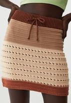 Cotton On - Crochet mini skirt - neutral colour block