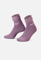 Nike - Nike everyday training ankle socks - amethyst wave & white