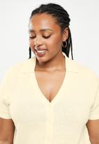 Cotton On - Curve cotton texture short sleeve polo cardi - blanched almond