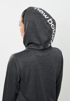 New Balance  - Relentless hoodie - black