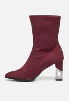 Butterfly Feet - Skye 2 sock boot - burgundy