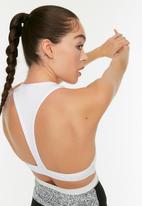 Trendyol - Back detailed sports bra - white