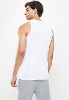 Superbalist - 2 Pack rib vests - white