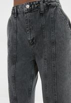 Trendyol - Stitch detail high waist mom jeans - anthracite
