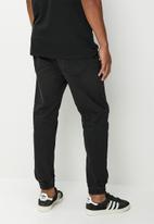 STYLE REPUBLIC - Byron tapered fit jogger jeans - washed black