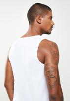 Superbalist - 2 pack rib vests - black & white